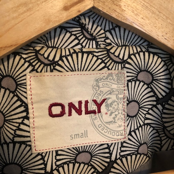 Spring Coat Small Only - Picture 3 of 7